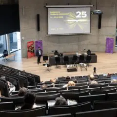 Knihovny na křižovatce hodnot, tradice a technologií